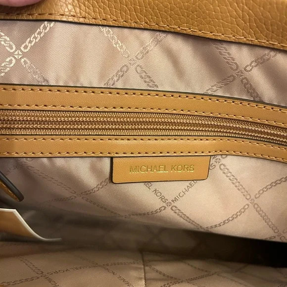 NWT Michael Kors GIGI Caramel Large Logo Jacquard Tote Bag ✨ NWT - Picture 6 of 13